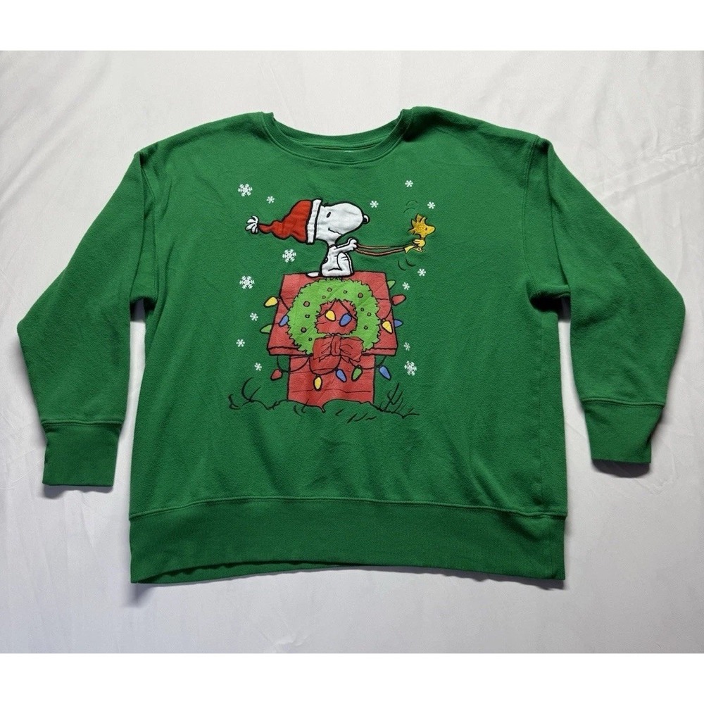 Peanuts Snoopy Christmas sweatshirt green Holiday lights Woodstock M pullover